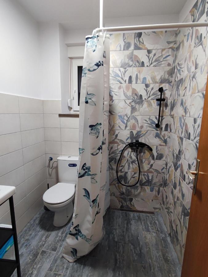 Family Hostel Pivka Ngoại thất bức ảnh