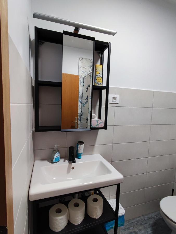 Family Hostel Pivka Ngoại thất bức ảnh