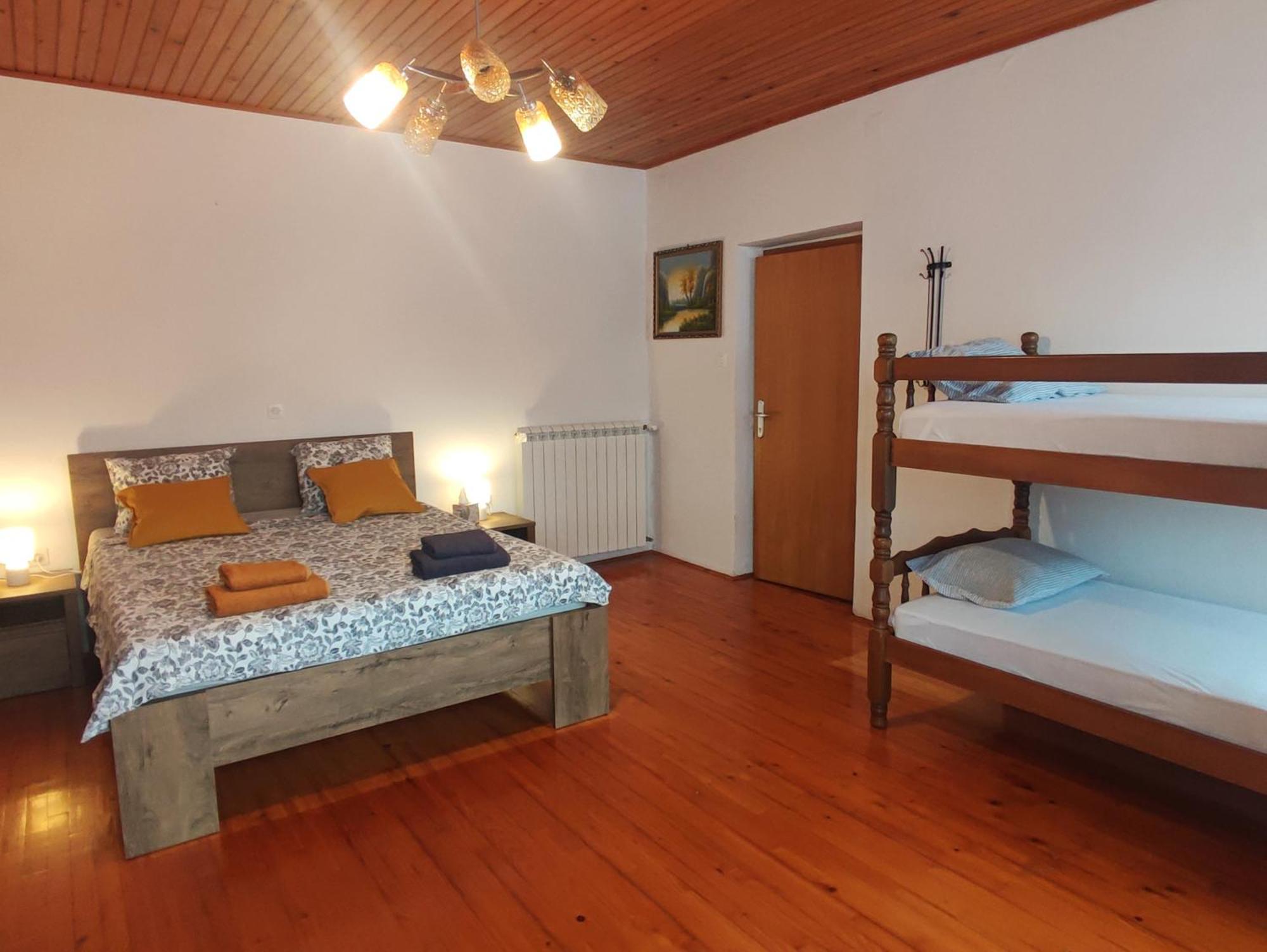 Family Hostel Pivka Ngoại thất bức ảnh